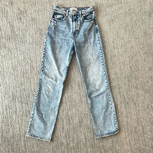 Abercrombie The 90’s Straight Ultra High Rise